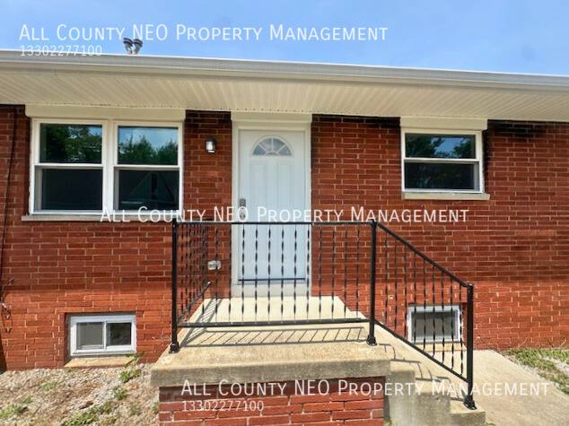 Apartment for rent at 147 16th St NW #B, Barberton, OH 44203