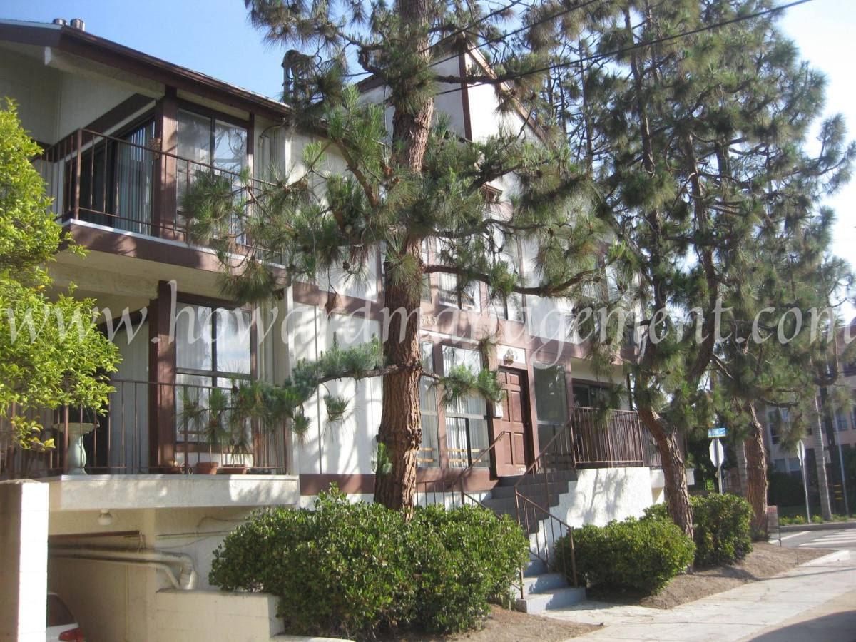 Apartment for rent at 323 Bicknell Ave, Santa Monica, CA 90405