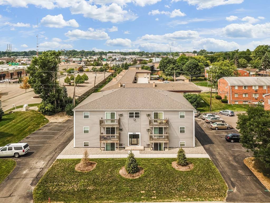 Apartment for rent at 905 Coolidge, Lansing, MI 48912