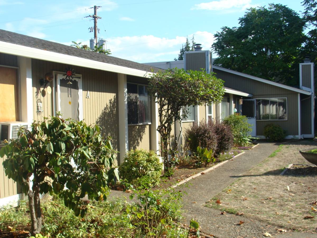 Apartment for rent at 2013-15 Z St, Vancouver, WA 98661