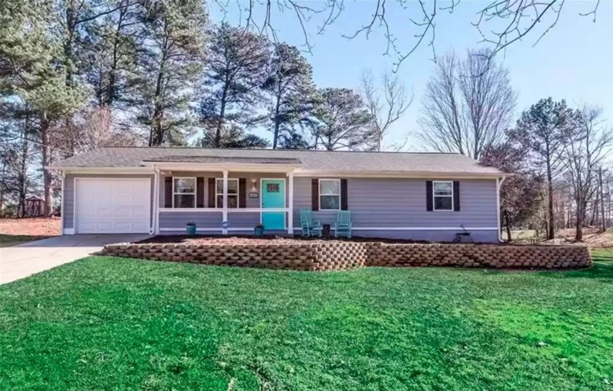 House for rent at 1128 Wayne Dr, Snellville, GA 30078