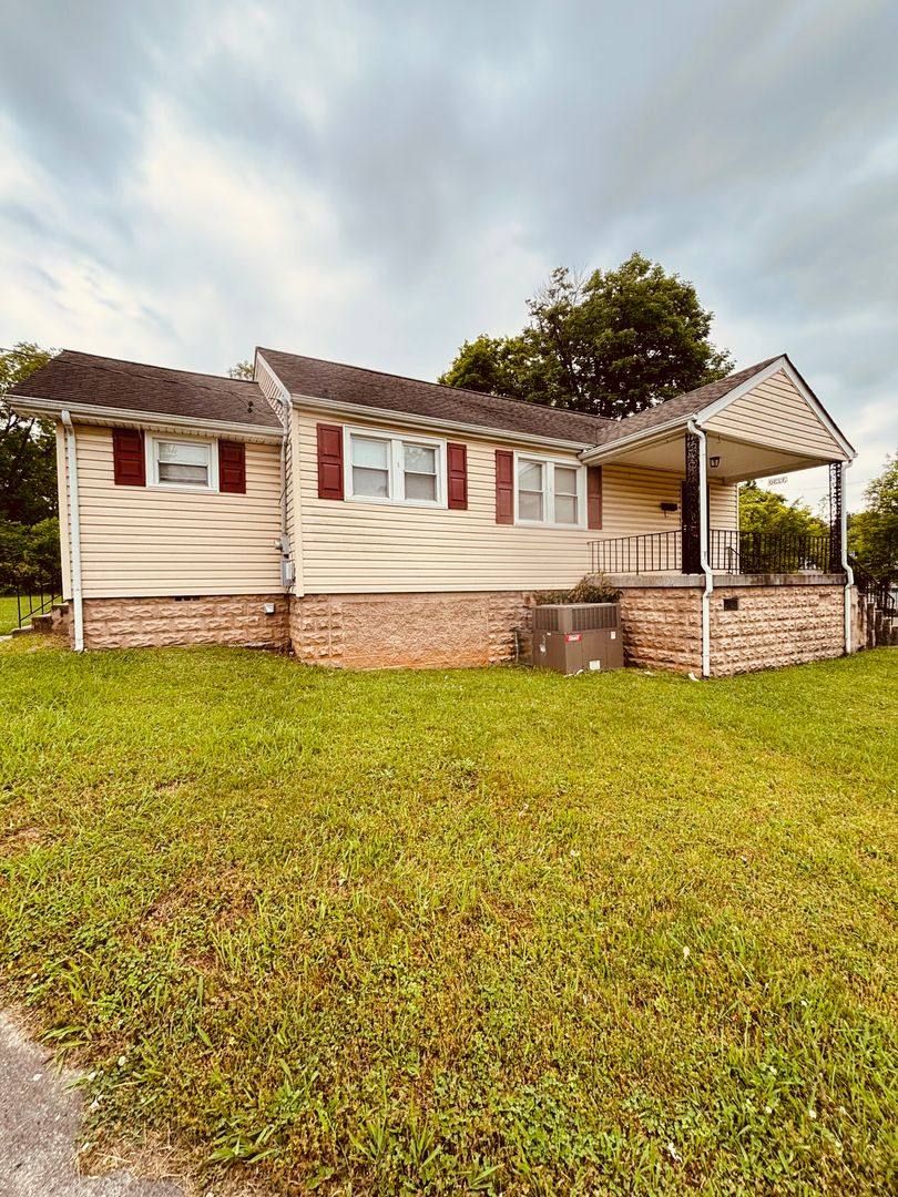 House for rent at 3230 Linden Ave, Knoxville, TN 37914