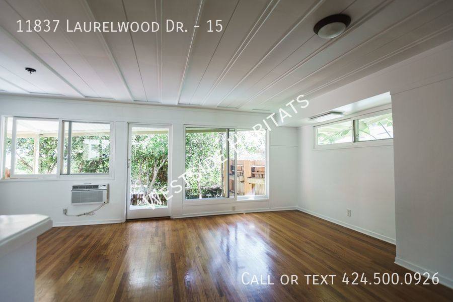Apartment for rent at 11837 Laurelwood Dr #15, Studio City, CA 91604