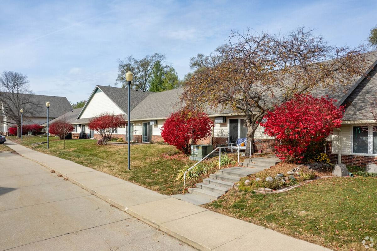 Apartment for rent at 2625 Vine St, West Des Moines, IA 50265