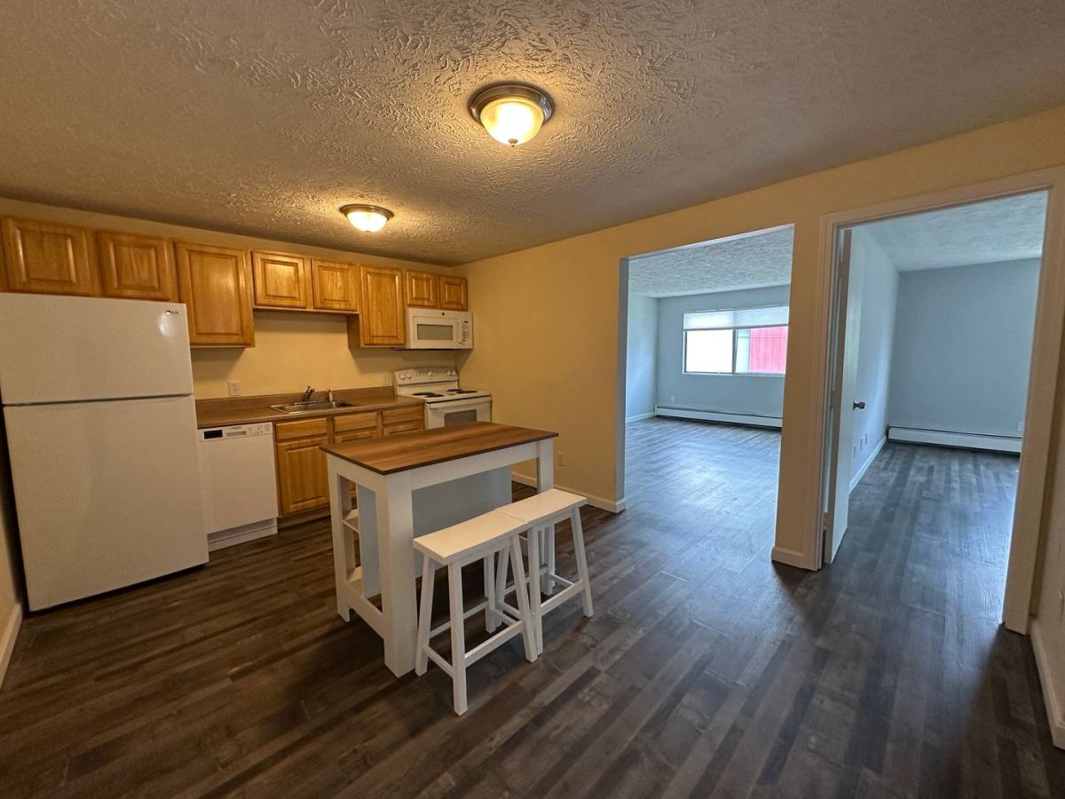 House for rent at 25 Log St, Manchester, NH 03102
