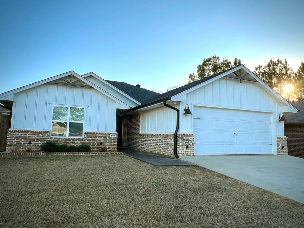 House for rent at 5429 Meadow Ridge, Flint, TX 75762