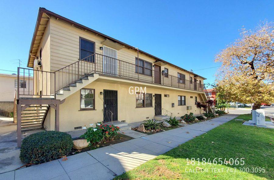 Apartment for rent at 3670 Monon St, Los Angeles, CA 90027