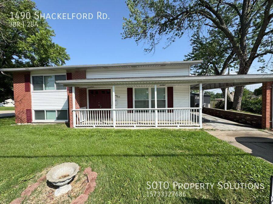House for rent at 1490 Shackelford Rd, Florissant, MO 63031