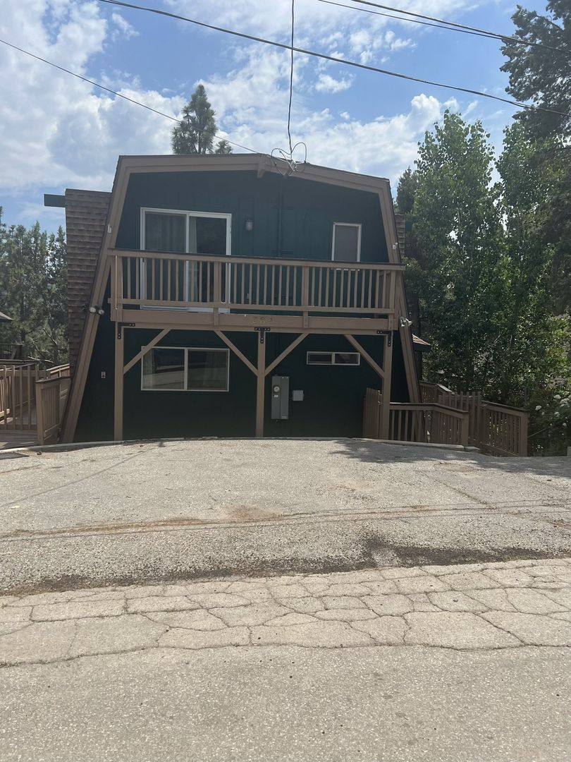 House for rent at 384 Mullins Dr, Irvine, CA 92614