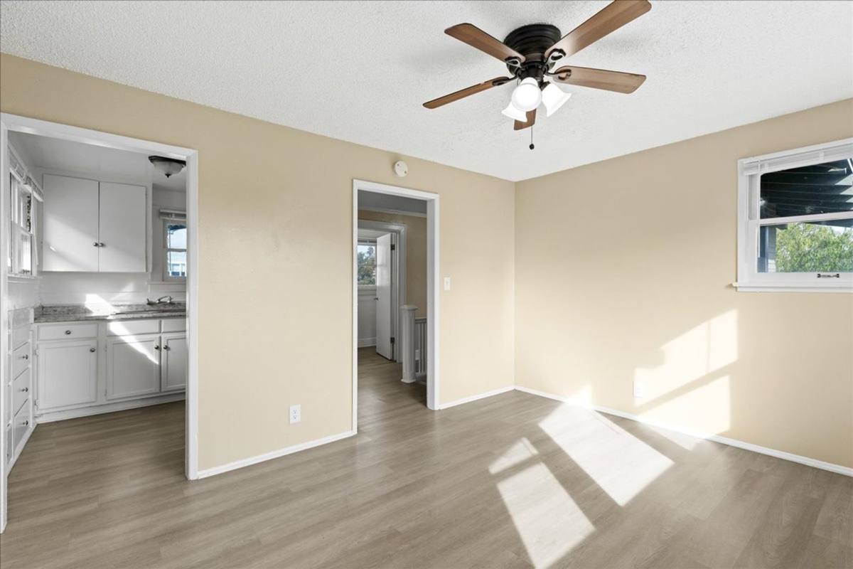 Apartment for rent at 301 W 14th St #301 1 2, Long Beach, CA 90813