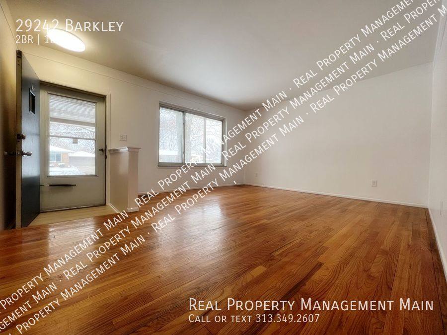 House for rent at 29242 Barkley, Livonia, MI 48154