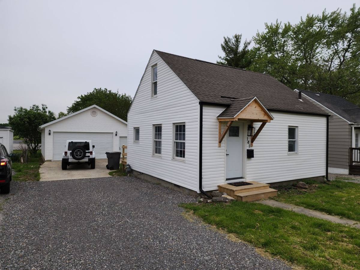 House for rent at 141 W Lane Ave, Lima, OH 45801