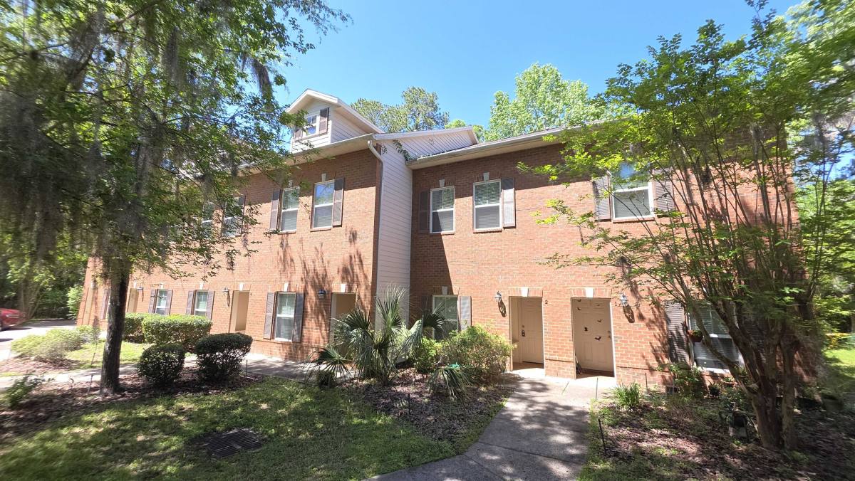 Townhouse for rent at 1510 SW 25th Place #2, Gainesville, FL 32608
