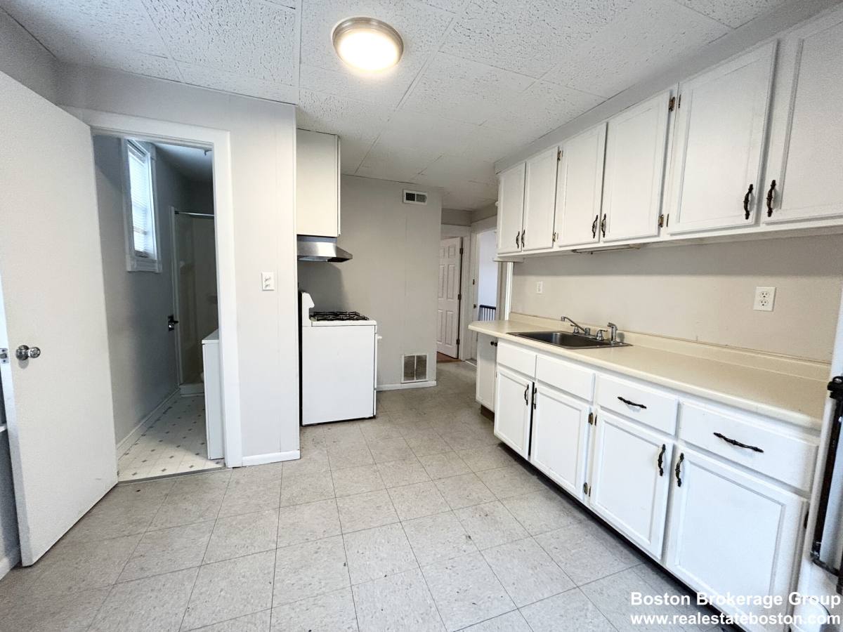 Apartment for rent at 103 Buttonwood St #3, Dorchester, MA 02125