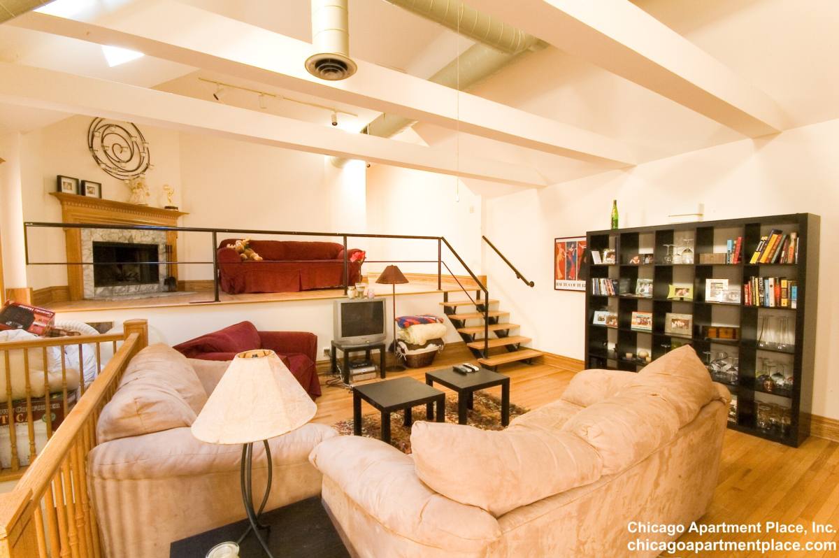 Apartment for rent at 2239 N Clybourn Ave #2, Chicago, IL 60614