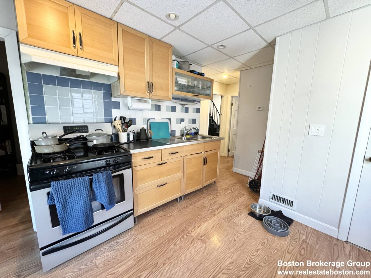 Apartment for rent at 105 Buttonwood St #1, Dorchester, MA 02125