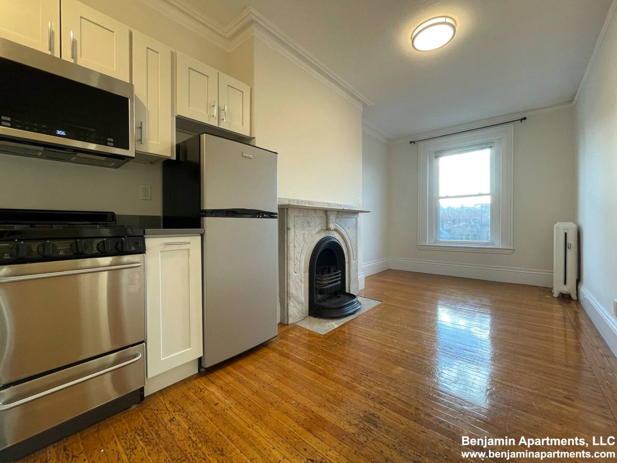 Apartment for rent at 86 Charles St #10, Boston, MA 02114