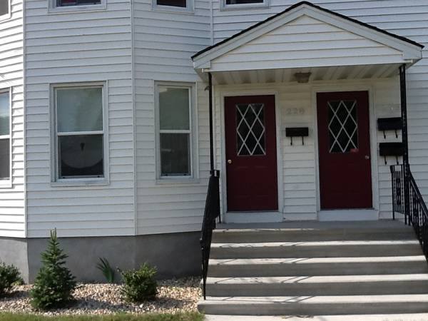 Apartment for rent at 230 Pleasant St #2, New Britain, CT 06051