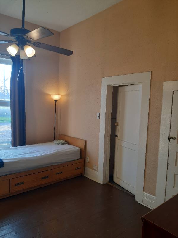 House for rent at 1816 E Houston St #5, San Antonio, TX 78202