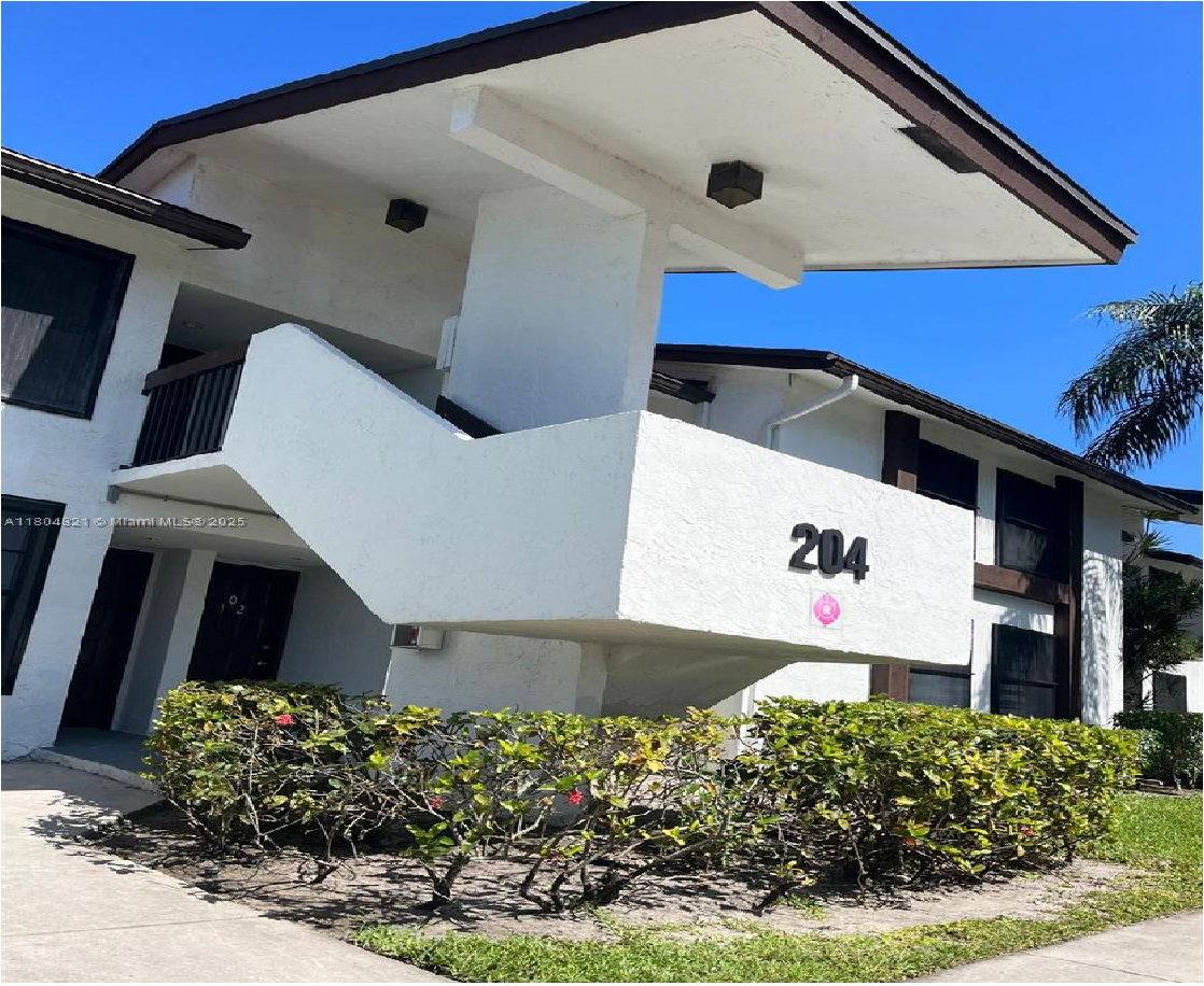 Apartment for rent at 204 Lake Pointe Dr #201, Fort Lauderdale, FL 33309
