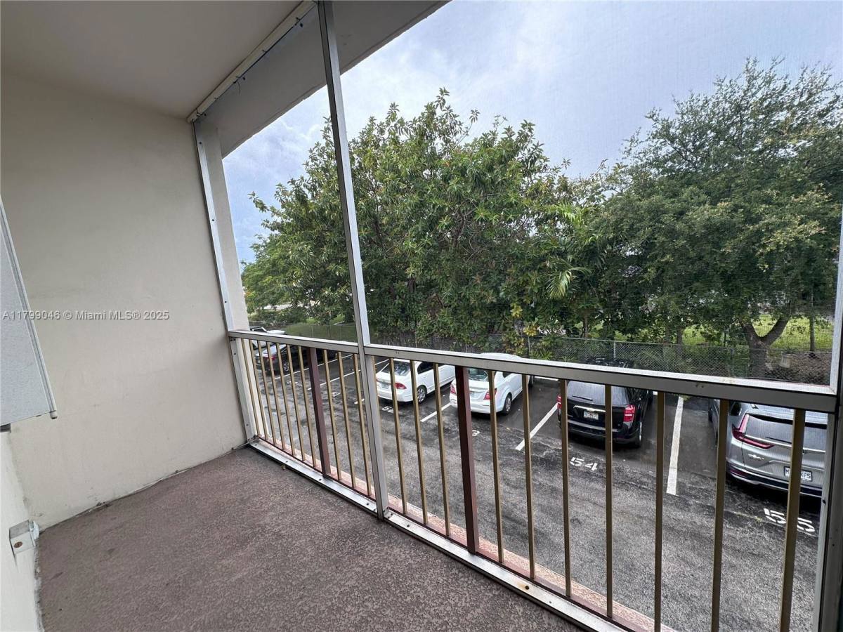 Condo for rent at 415 NE 2nd St #218, Hallandale, FL 33009