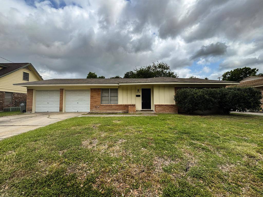 House for rent at 2606 E Locust Ave, Victoria, TX 77901
