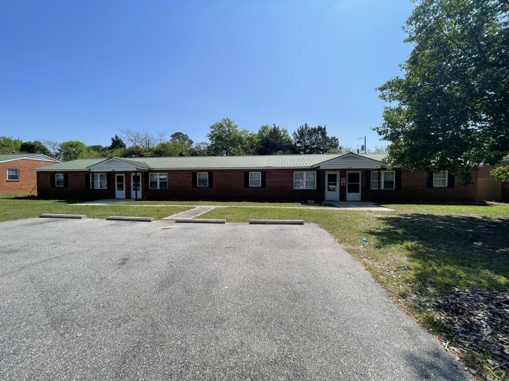Apartment for rent at 404 Beta St #B, Laurinburg, NC 28352