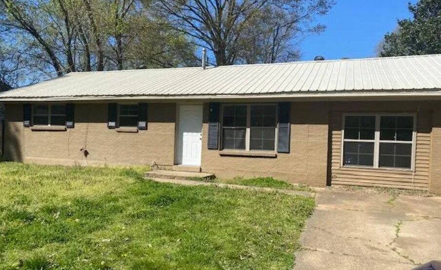 House for rent at 1704 Rosemond Ave, Jonesboro, AR 72401