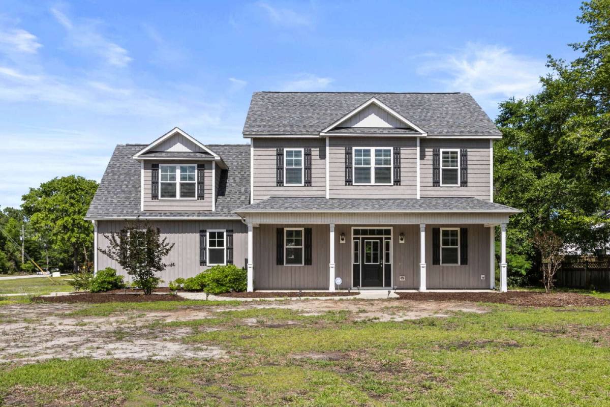 House for rent at 204 Shellbank Dr, Sneads Ferry, NC 28460