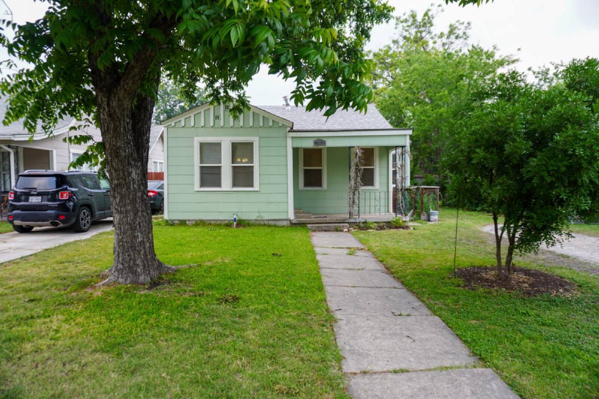 House for rent at 1723 W Kings Highway, San Antonio, TX 78201