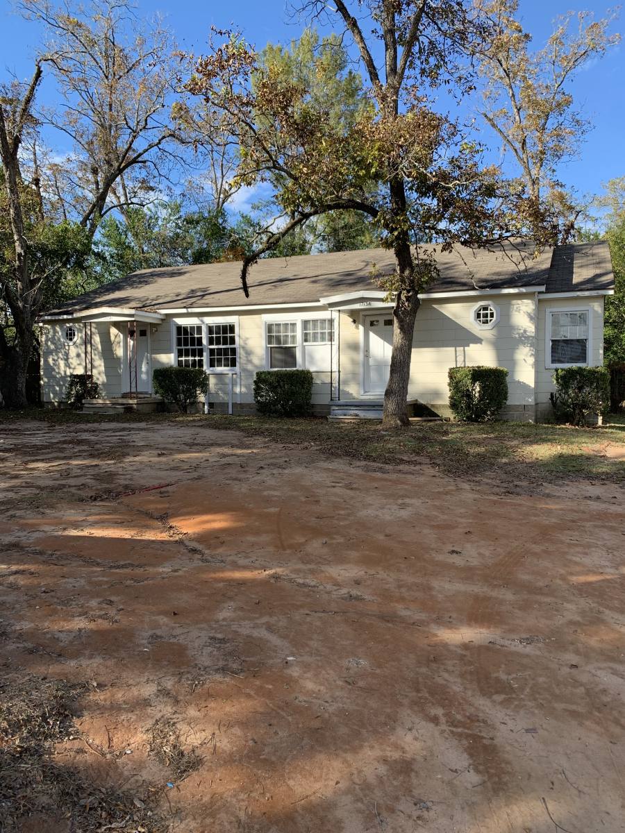 Townhouse for rent at 1213 5th Ave, Albany, GA 31707