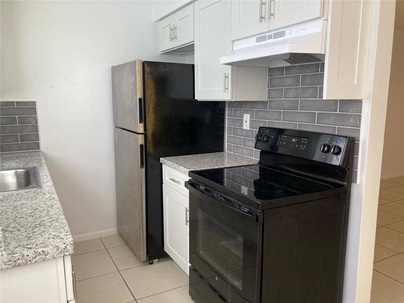 Apartment for rent at 1724 Johnston St, Hollywood, FL 33023