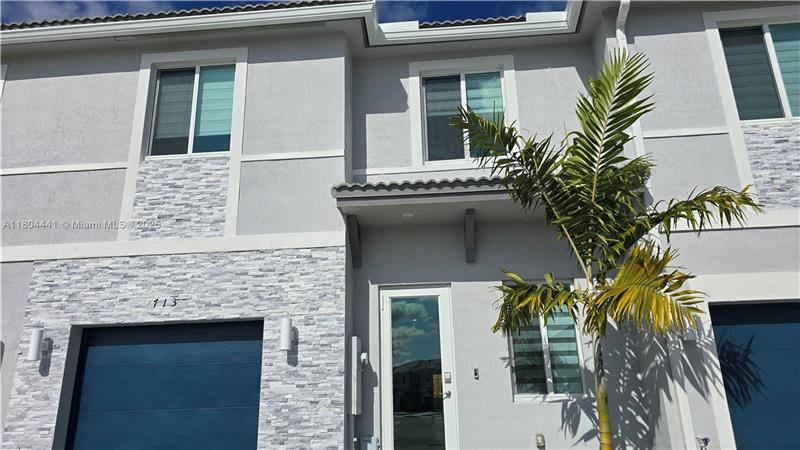 Townhouse for rent at 713 NE 13th Circle, Homestead, FL 33034
