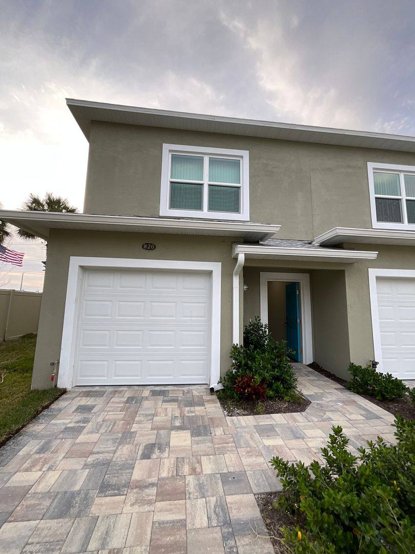 Townhouse for rent at 820 Paddleboard Court, Melbourne, FL 32935