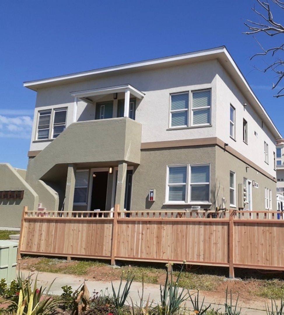 Apartment for rent at 811-819 C Ave, National City, CA 91950