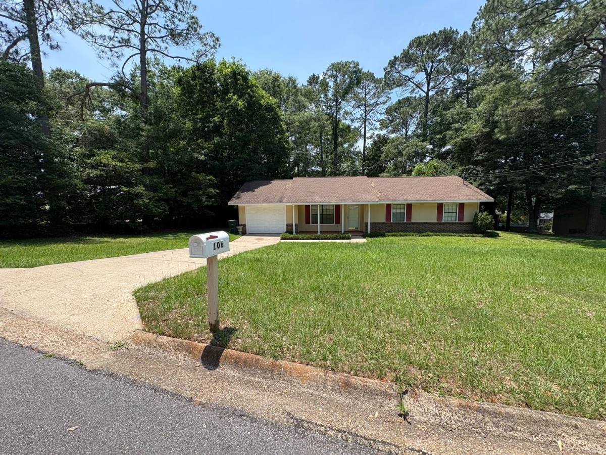 House for rent at 106 Pinecrest Loop, Enterprise, AL 36330