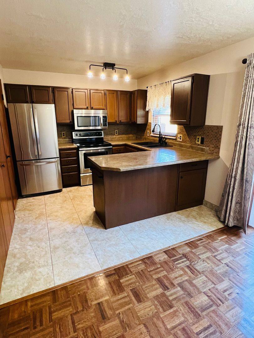 Townhouse for rent at 1670 E 1475 S, Ogden, UT 84401
