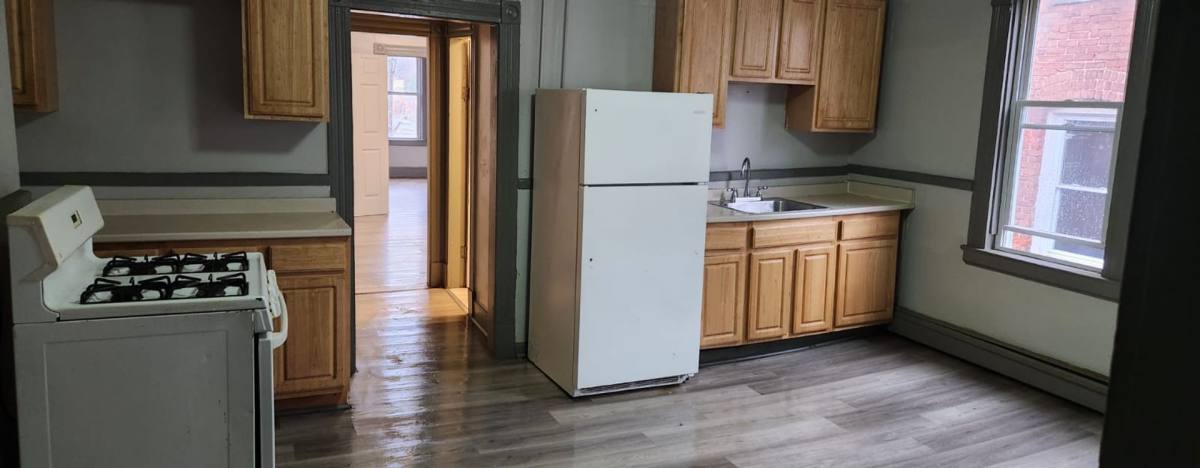 Apartment for rent at 172 Glen St, New Britain, CT 06051
