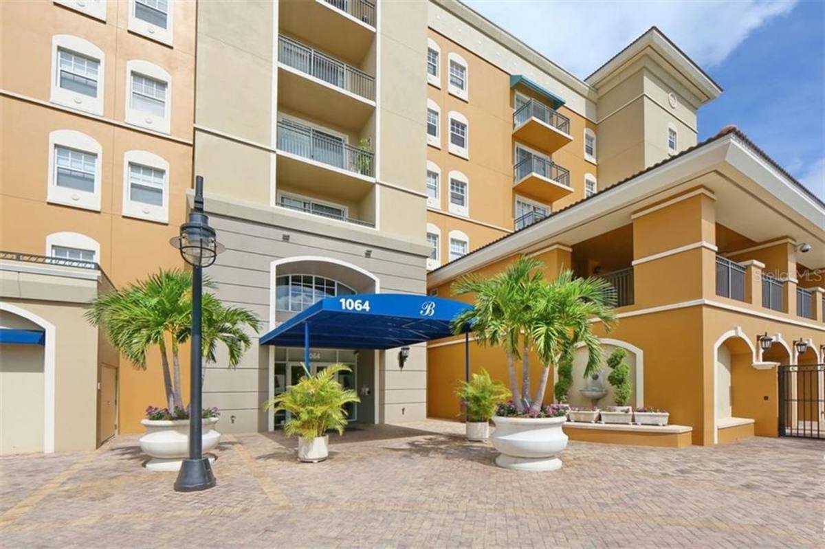 Condo for rent at 1064 N Tamiami Trail, Sarasota, FL 34236