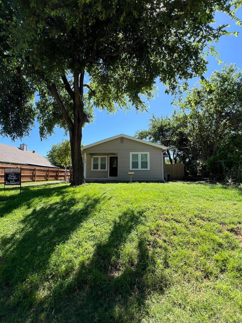 House for rent at 408 Harcourt St, Weatherford, TX 76086