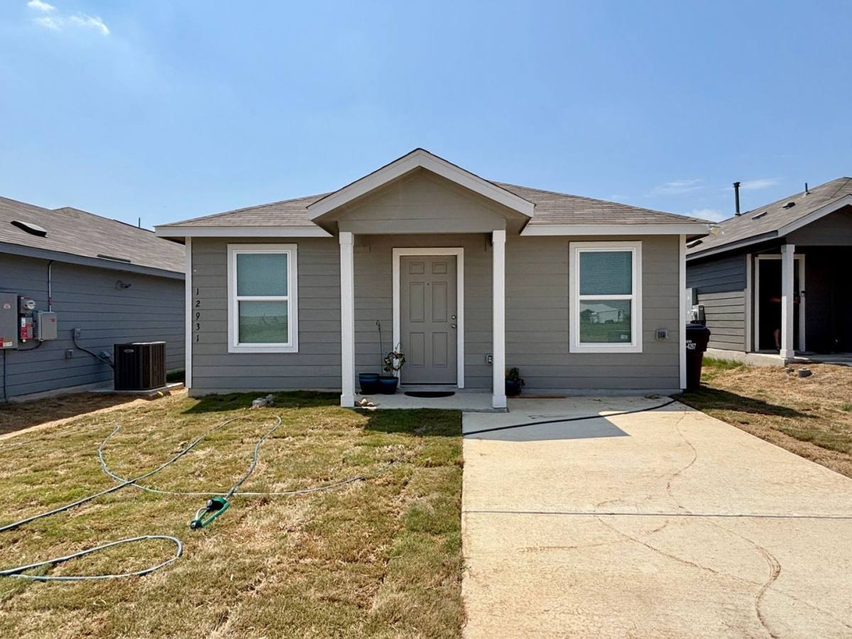 House for rent at 12931 Kathleen St, Saint Hedwig, TX 78152