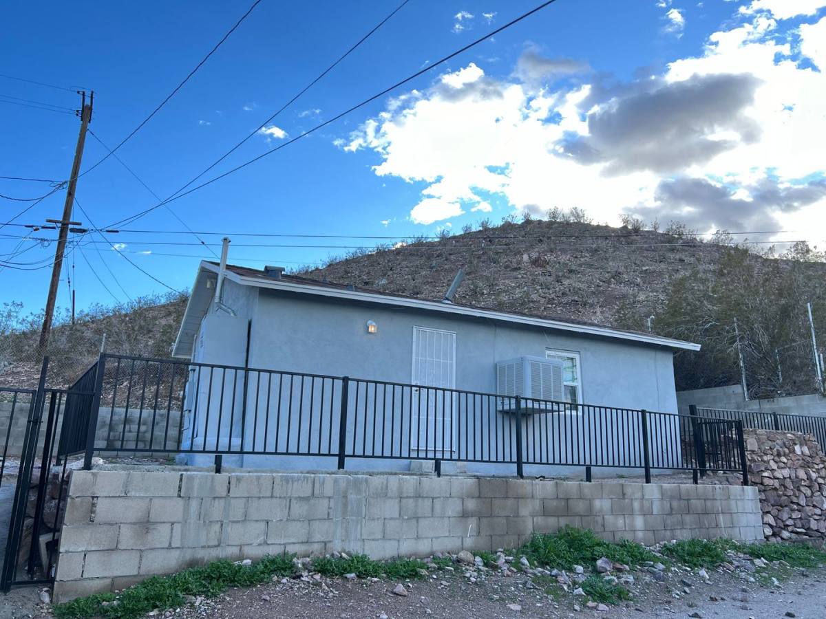 Apartment for rent at 216 Hutchison St, Barstow, CA 92311