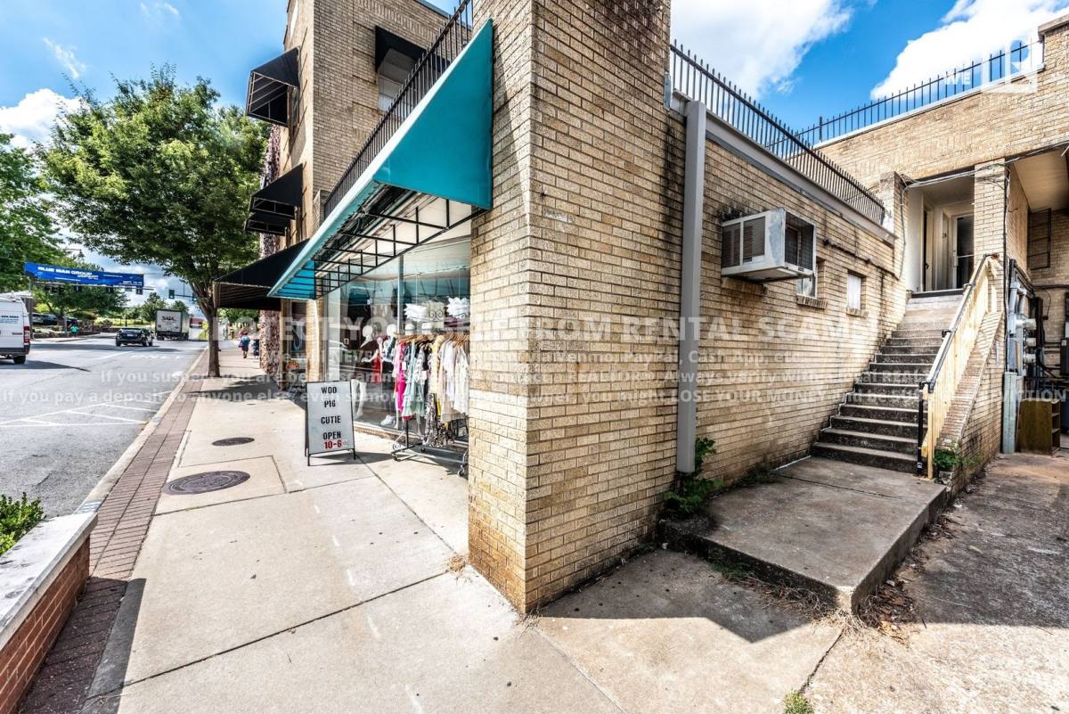 Apartment for rent at 626 W Dickson St, Fayetteville, AR 72701