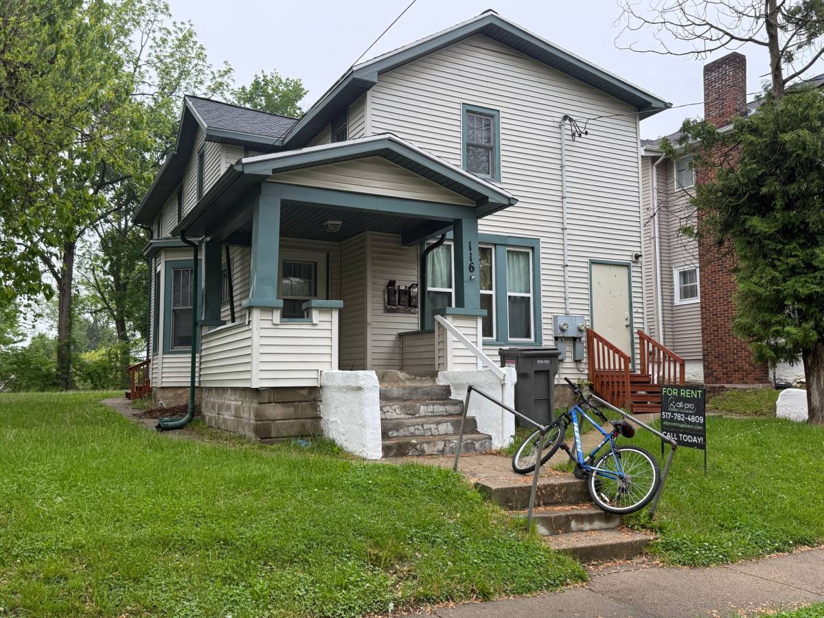 Apartment for rent at 116 W Biddle St, Jackson, MI 49203