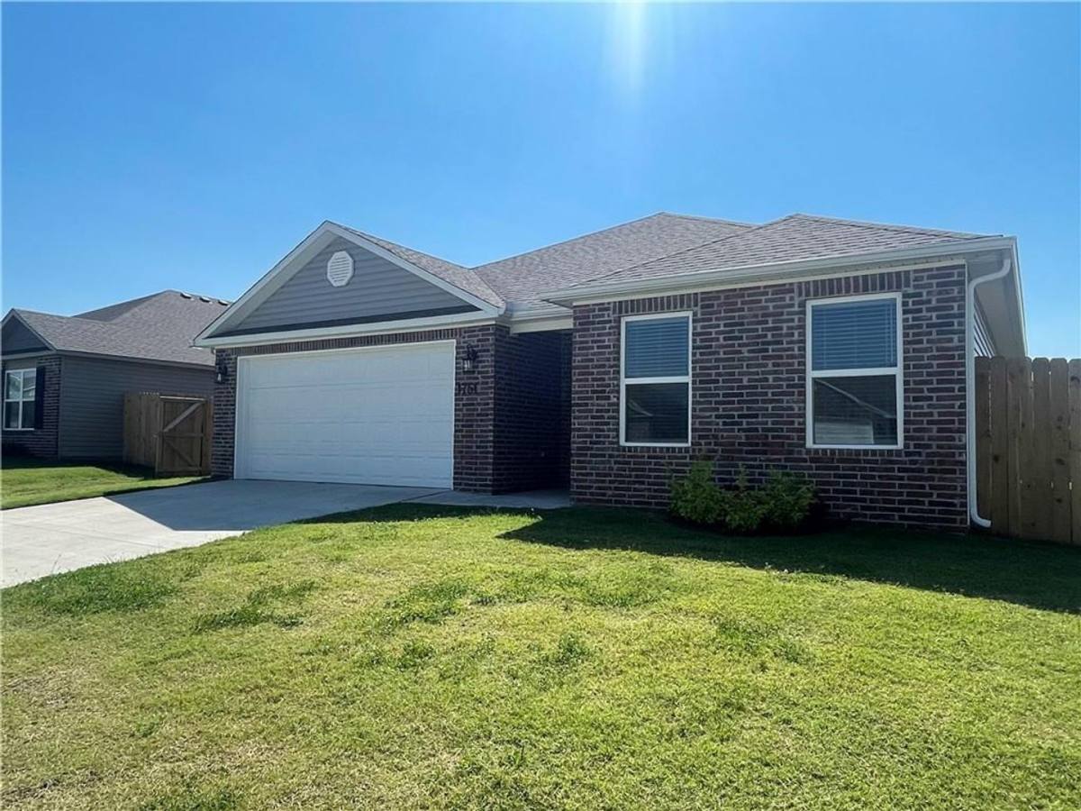 House for rent at 1751 King Rd, Centerton, AR 72719