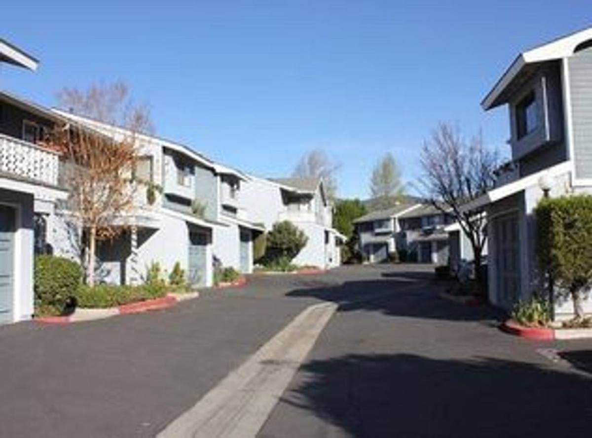 Apartment for rent at 726 E Colorado Ave, Glendora, CA 91740