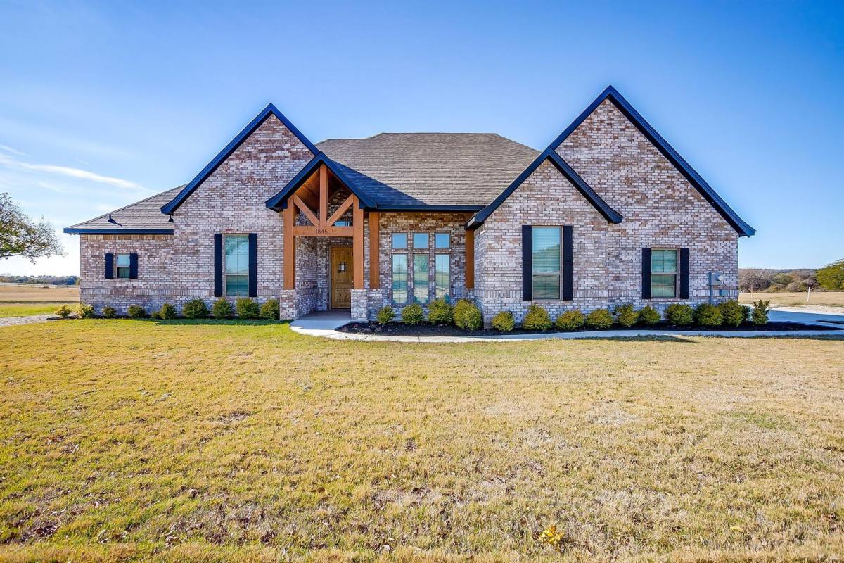 House for rent at 1845 Soda Springs, Millsap, TX 76066