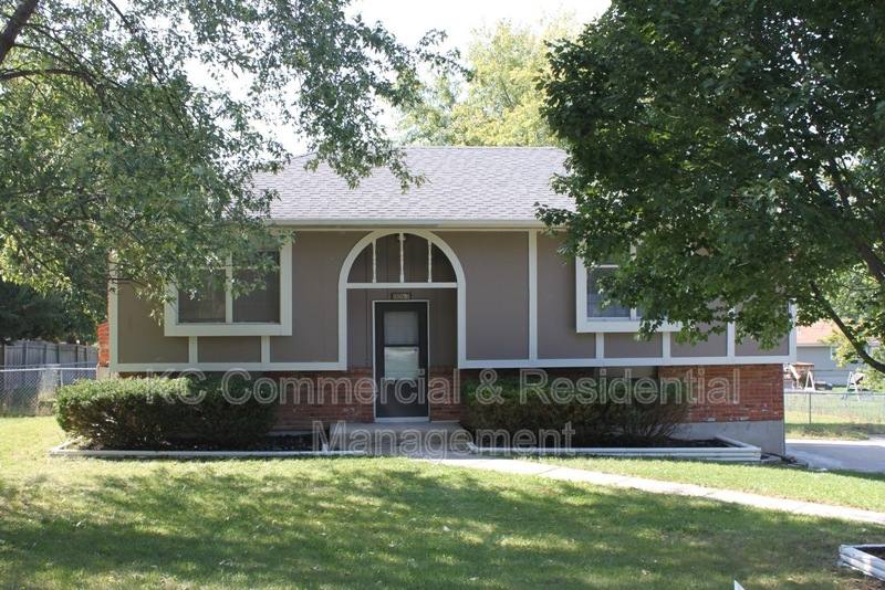 House for rent at 10636 N Grand Ave, Kansas City, MO 64155