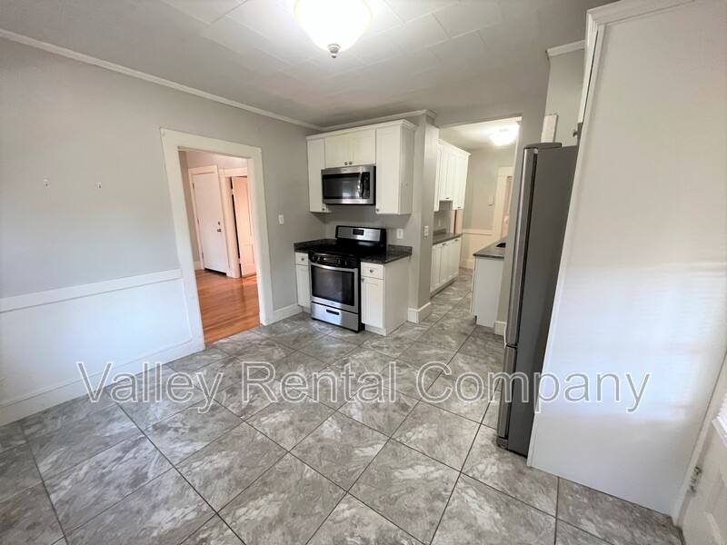 Apartment for rent at 37 Church St #2, Agawam, MA 01001
