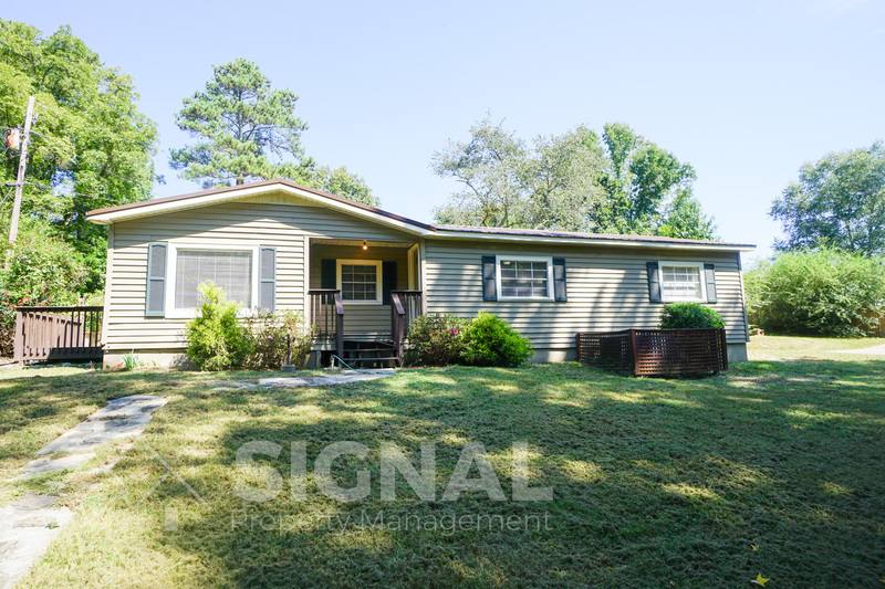 House for rent at 6876 Elliott Rd, Trussville, AL 35173